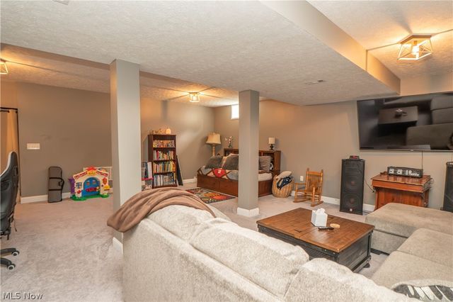 304 Rodeo Circle, Louisville, OH 44641