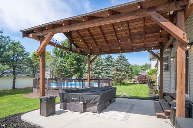 304 Rodeo Circle, Louisville, OH 44641