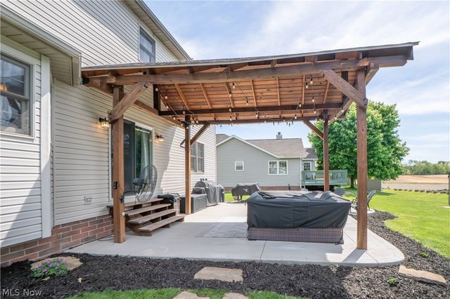 304 Rodeo Circle, Louisville, OH 44641
