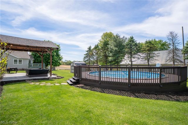 304 Rodeo Circle, Louisville, OH 44641