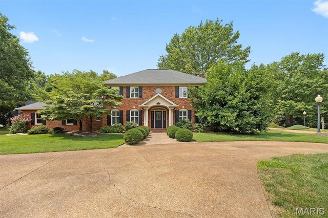 6 Pinebrook Court, Edwardsville, IL 62025