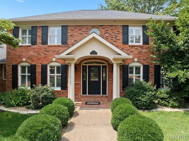 6 Pinebrook Court, Edwardsville, IL 62025