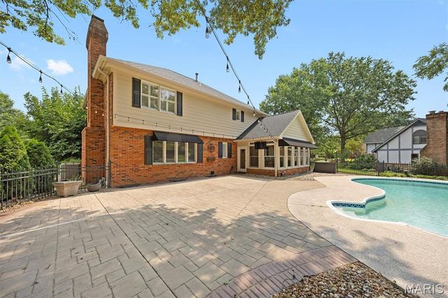 6 Pinebrook Court, Edwardsville, IL 62025