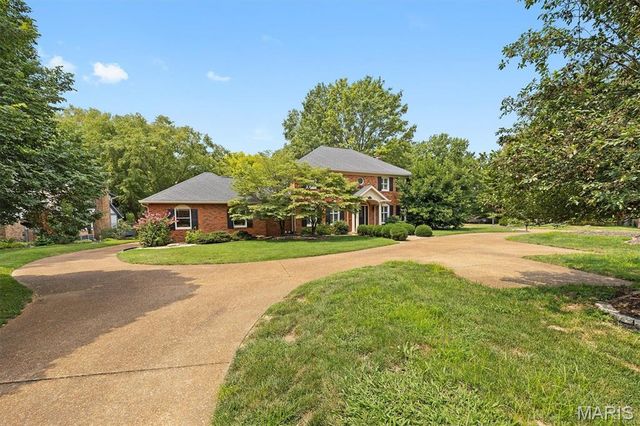 6 Pinebrook Court, Edwardsville, IL 62025
