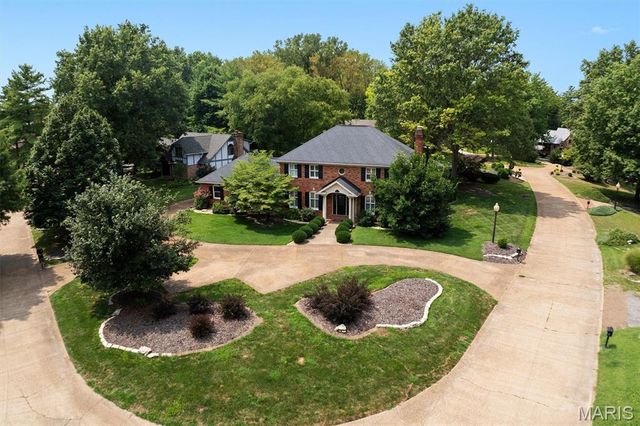 6 Pinebrook Court, Edwardsville, IL 62025
