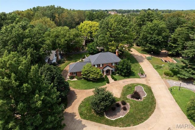 6 Pinebrook Court, Edwardsville, IL 62025