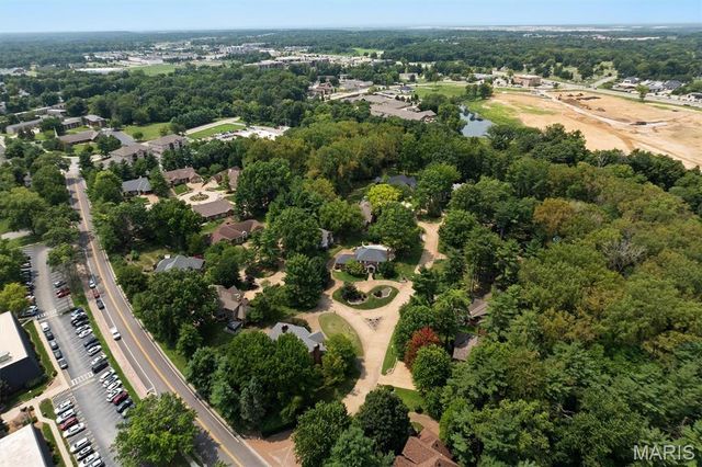 6 Pinebrook Court, Edwardsville, IL 62025