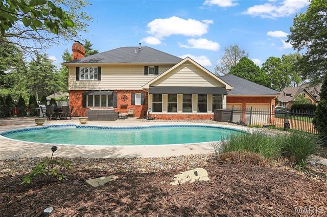 6 Pinebrook Court, Edwardsville, IL 62025