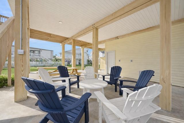 13723 Pirates Beach Boulevard, Galveston, TX 77554