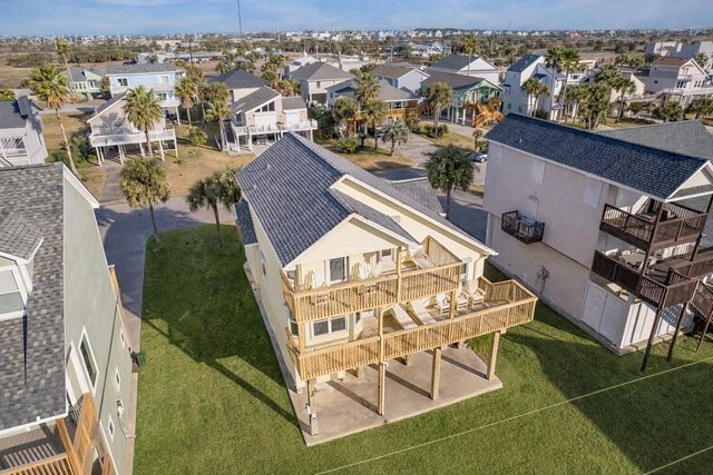 13723 Pirates Beach Boulevard, Galveston, TX 77554