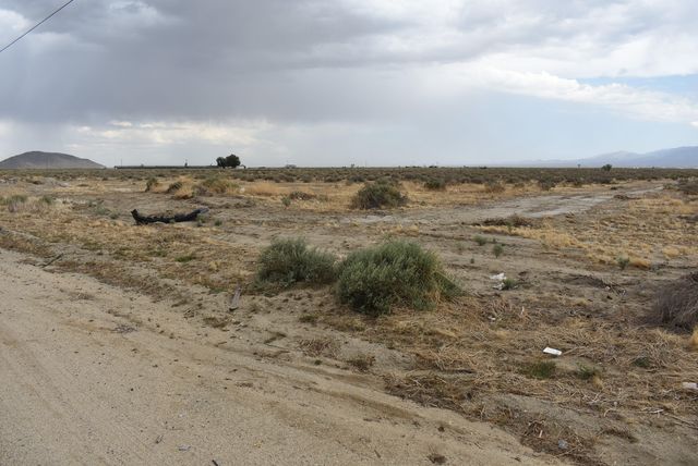 24500 E Avenue P, Palmdale, CA 93591