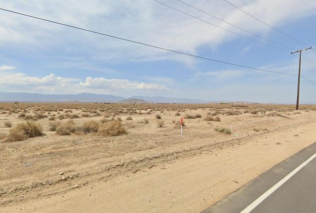 24500 E Avenue P, Palmdale, CA 93591