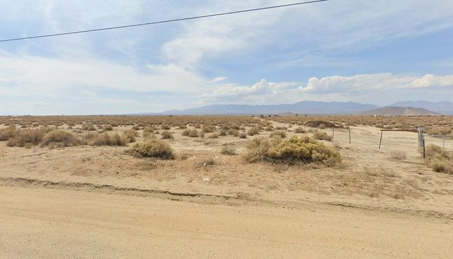 24500 E Avenue P, Palmdale, CA 93591