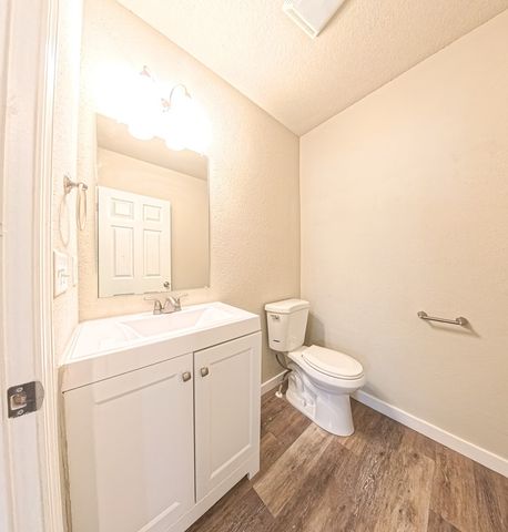 4030 8th Place, Des Moines, IA 50313