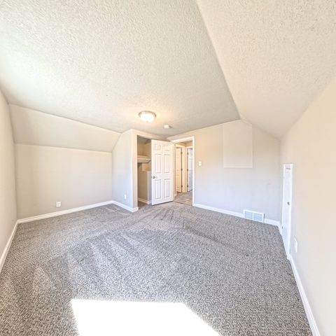 4030 8th Place, Des Moines, IA 50313