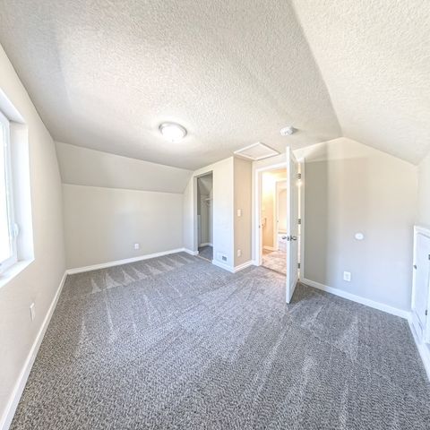 4030 8th Place, Des Moines, IA 50313