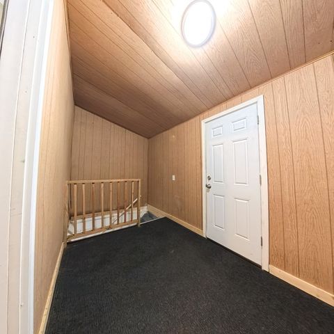 4030 8th Place, Des Moines, IA 50313