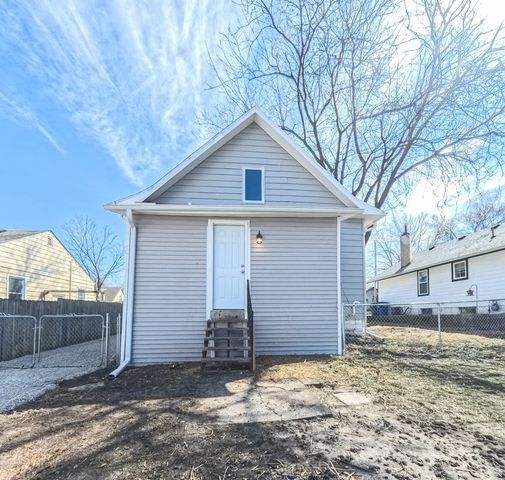 4030 8th Place, Des Moines, IA 50313
