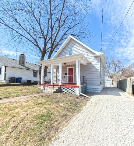 4030 8th Place, Des Moines, IA 50313