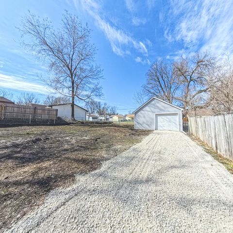 4030 8th Place, Des Moines, IA 50313