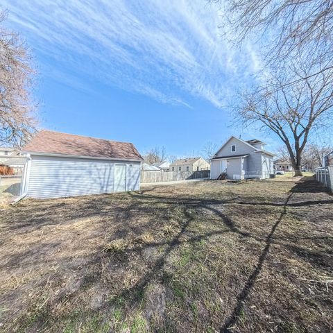 4030 8th Place, Des Moines, IA 50313