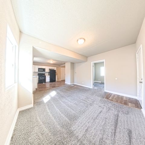 4030 8th Place, Des Moines, IA 50313