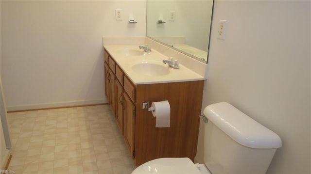 220 Belmont CIR, Yorktown, VA 23693