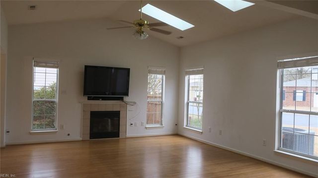 220 Belmont CIR, Yorktown, VA 23693