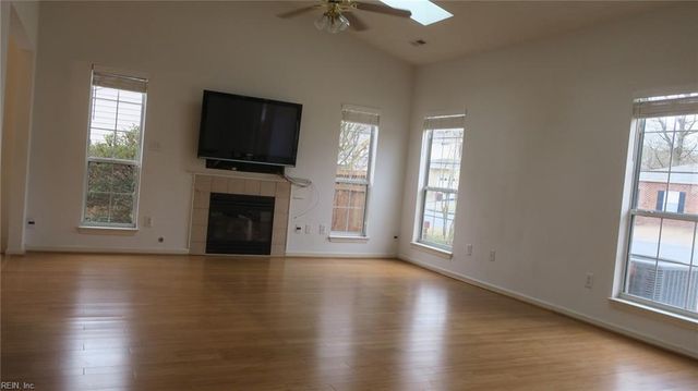 220 Belmont CIR, Yorktown, VA 23693