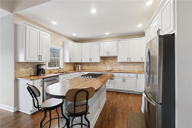 2595 Highland Pointe Drive, Cumming, GA 30041