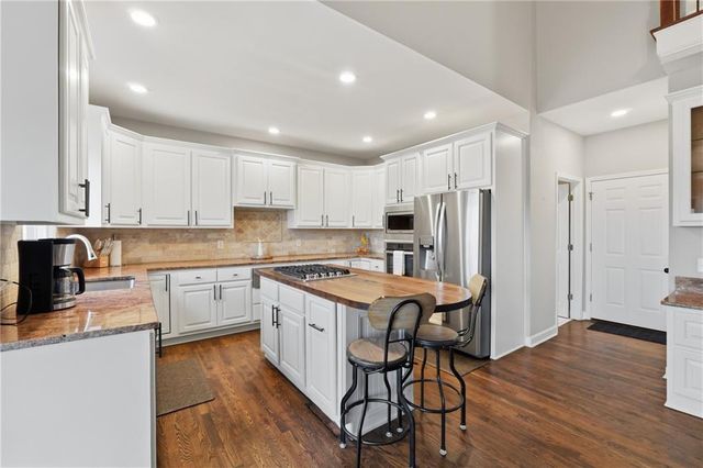 2595 Highland Pointe Drive, Cumming, GA 30041