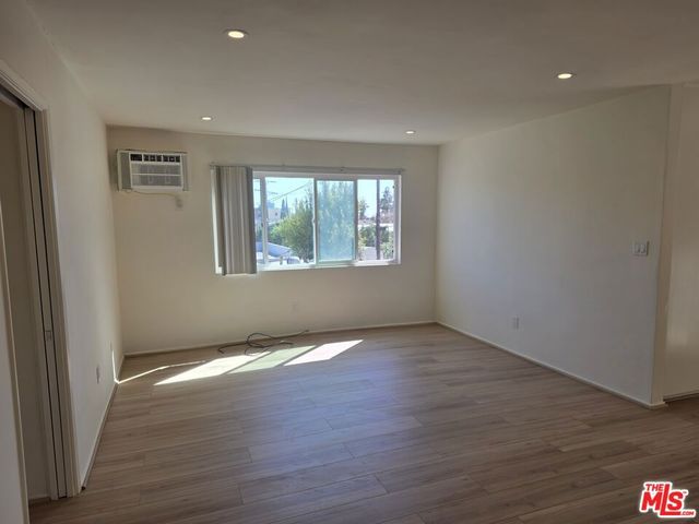 1833 N Edgemont Street, Los Angeles, CA 90027