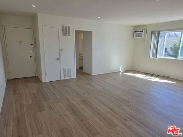 1833 N Edgemont Street, Los Angeles, CA 90027