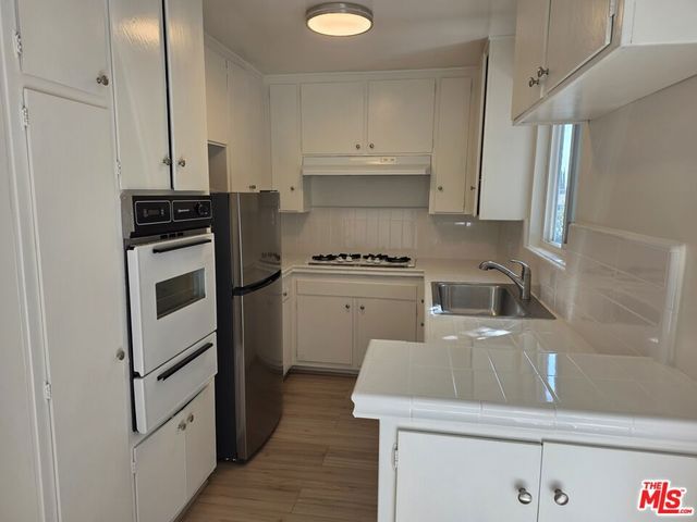 1833 N Edgemont Street, Los Angeles, CA 90027