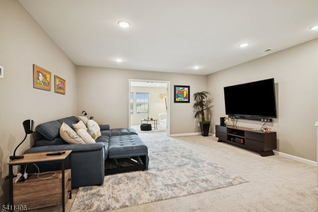 33 Albert Ct, Randolph Twp., NJ 07869