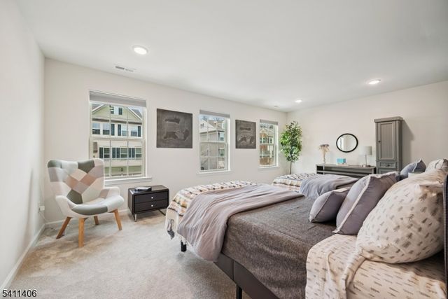 33 Albert Ct, Randolph Twp., NJ 07869