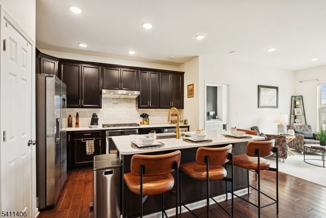 33 Albert Ct, Randolph Twp., NJ 07869