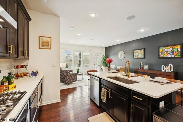 33 Albert Ct, Randolph Twp., NJ 07869