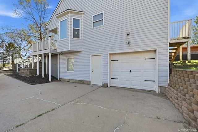31 Sayville Road, Sound Beach, NY 11789