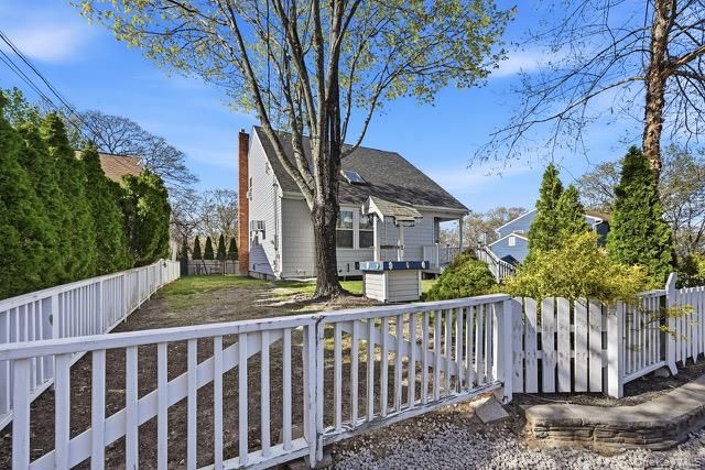 31 Sayville Road, Sound Beach, NY 11789