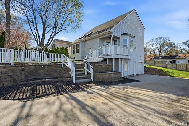 31 Sayville Road, Sound Beach, NY 11789