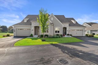 1763 Derby LANE #67, Oconomowoc, WI 53066