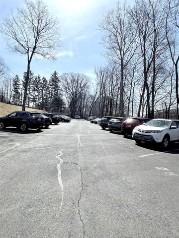 5 Oakdale Manor B18, Suffern, NY 10901