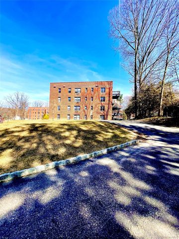 5 Oakdale Manor B18, Suffern, NY 10901