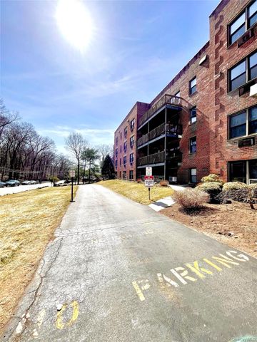 5 Oakdale Manor B18, Suffern, NY 10901