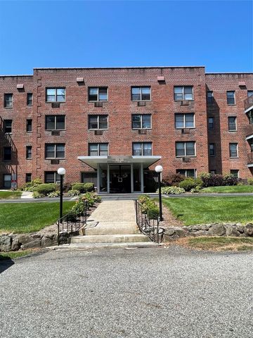 5 Oakdale Manor B18, Suffern, NY 10901