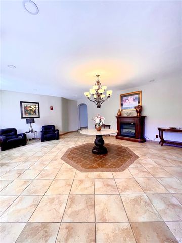 5 Oakdale Manor B18, Suffern, NY 10901