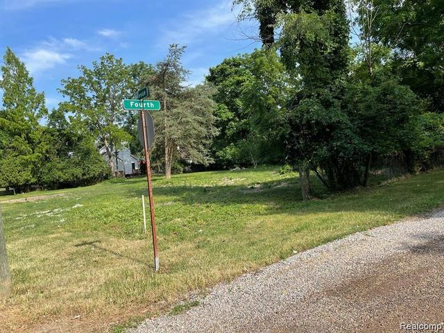 8269 Bellevue Road, Grosse Ile, MI 48138