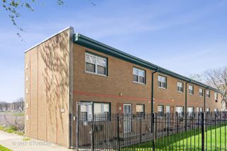 7010 S East End Avenue 4, Chicago, IL 60649