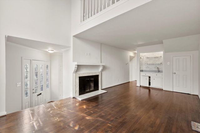 3801 S Versailles Avenue, Dallas, TX 75209